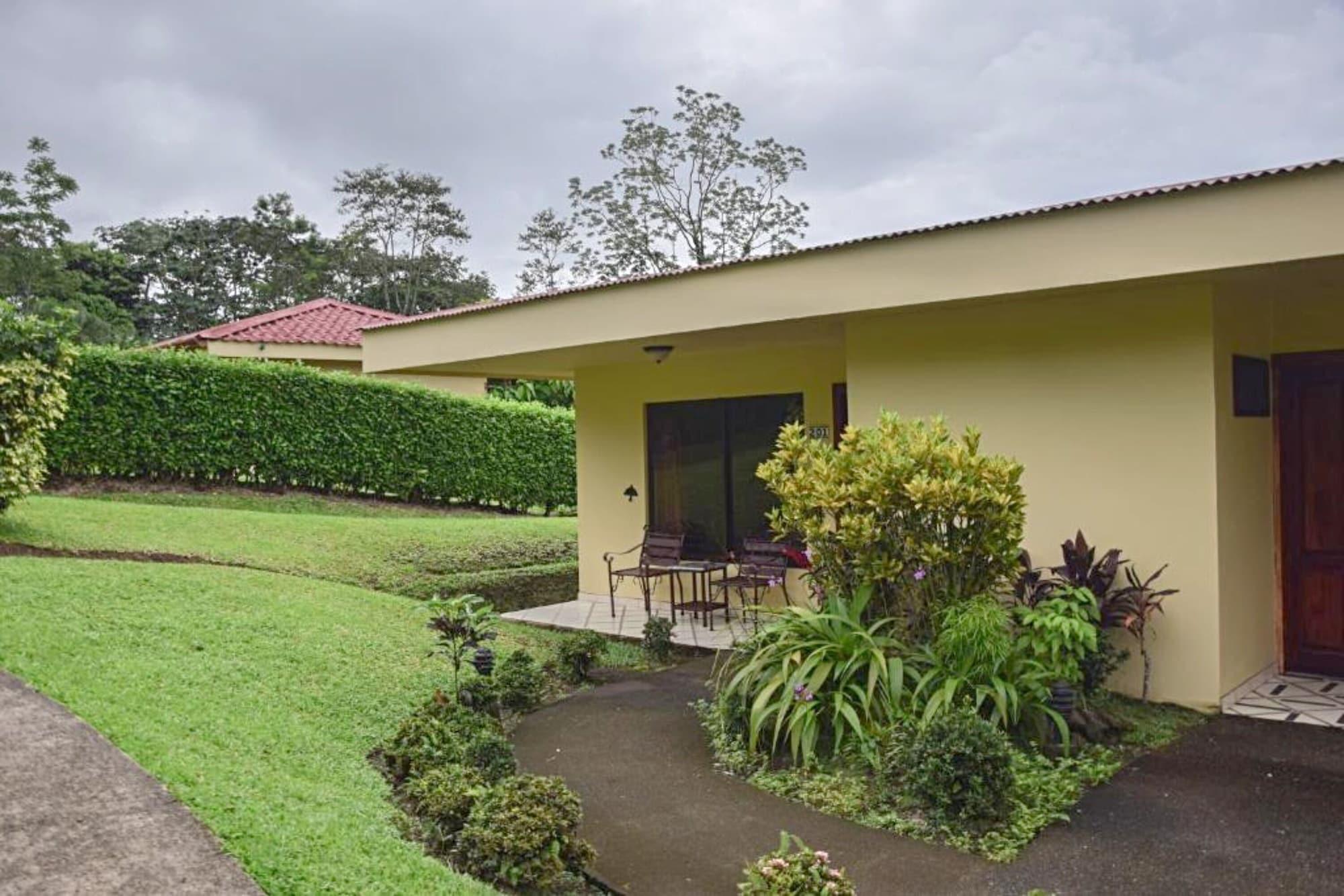 Arenal Volcano Inn La Fortuna Exterior photo