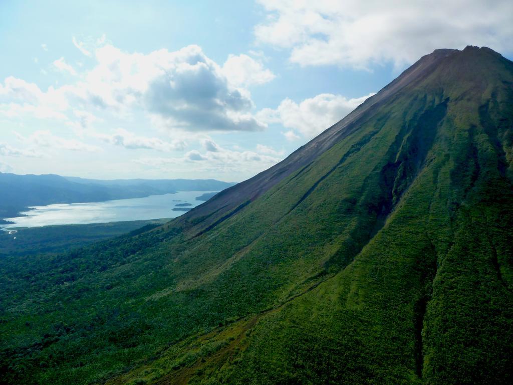 Arenal Volcano Inn La Fortuna Exterior photo
